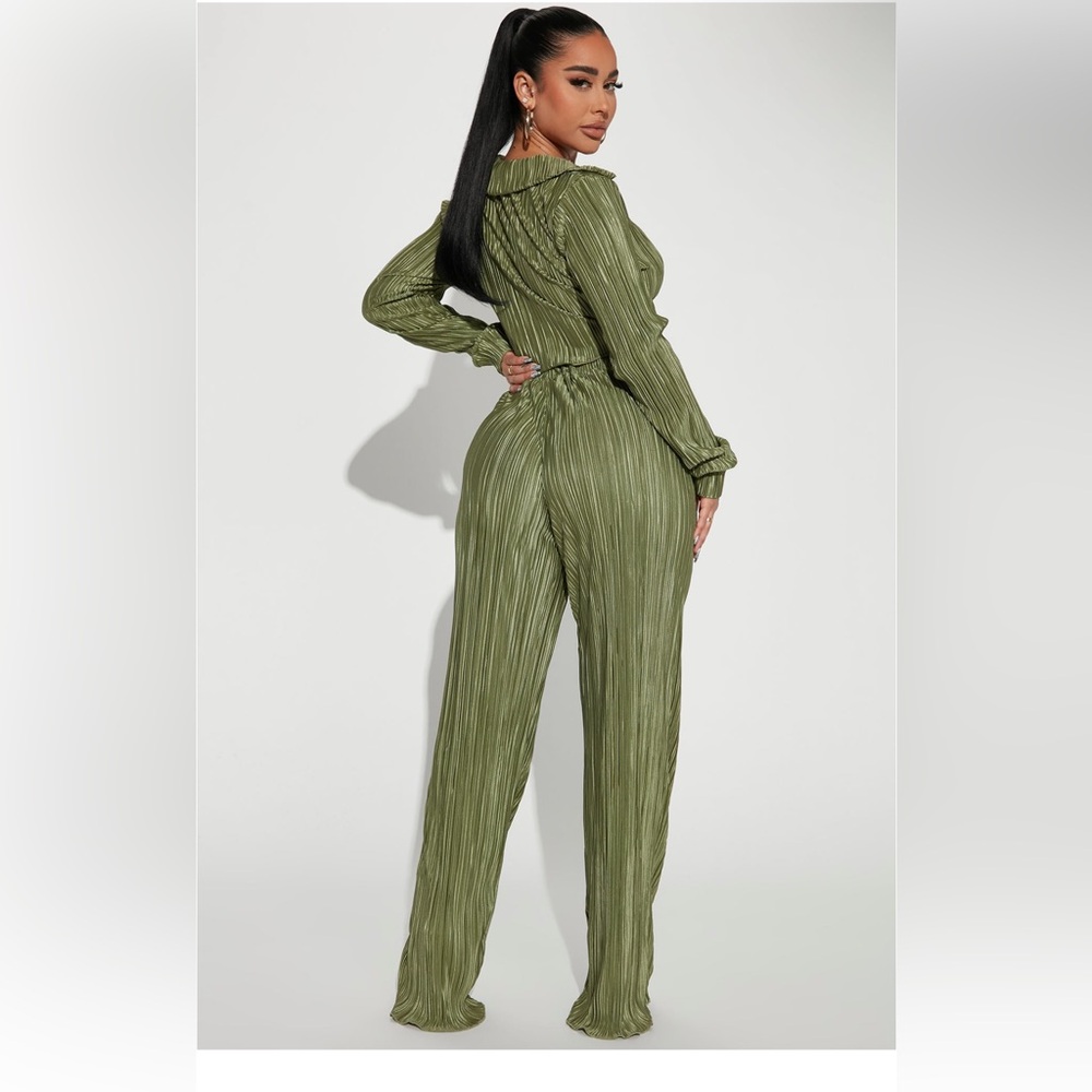 Green Pant Set - Picture 3 of 6